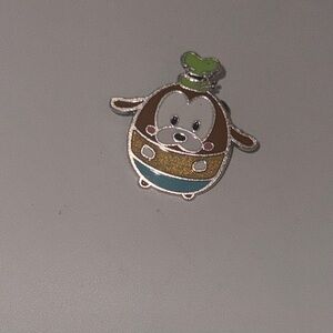 MUST BUNDLE 
Disney Brown and Green‎ Character Pin